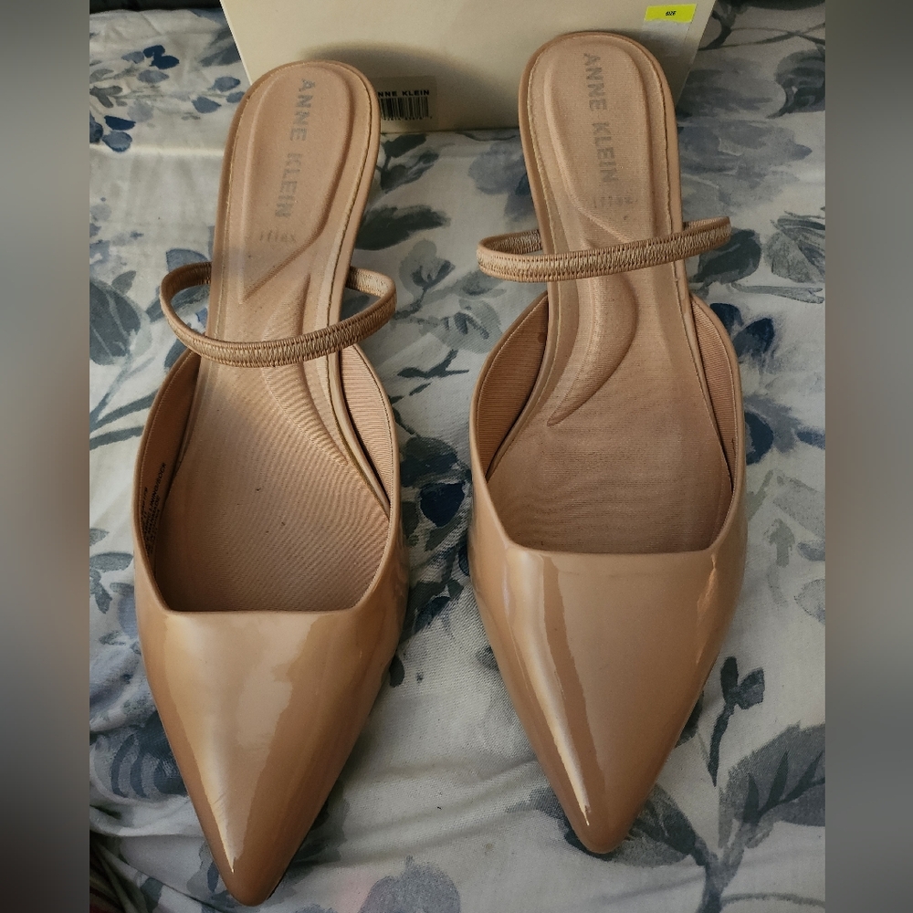 Anne Klein Tan Pointed Toe Slingback Heels